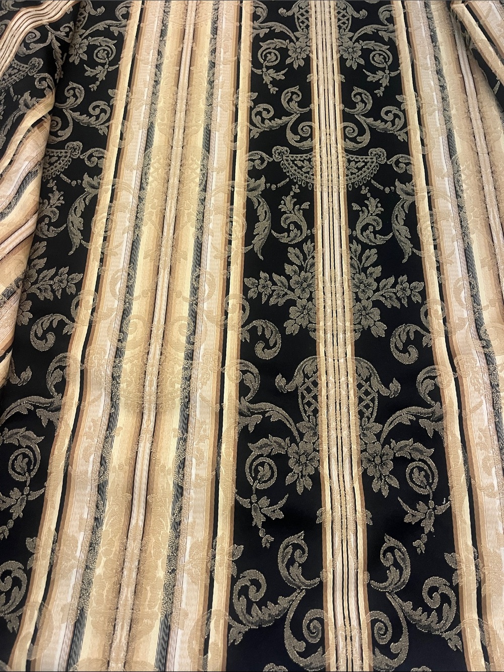 New DecoraFurnishings black & gold luxurious damask upholstery fabric, 4.5 yards